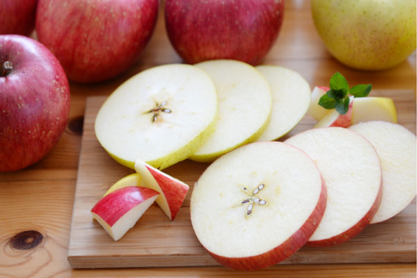 りんごは皮ごと食べて美味しく栄養を摂取！