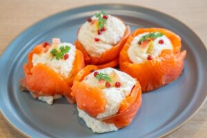 りんごとマッシュポテトのサーモン巻き